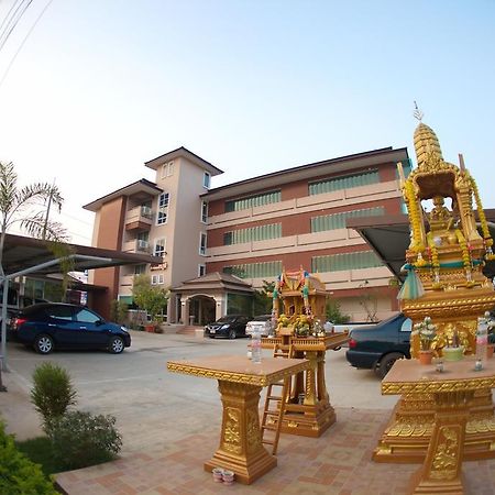Отель Baan Sanpoom Пхитсанулок Экстерьер фото